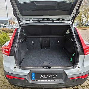 Volvo  XC40 R Design Recharge Plug-In Hybrid 2WD